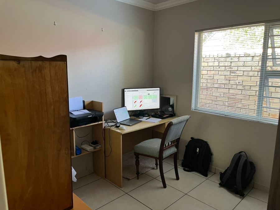 To Let 3 Bedroom Property for Rent in Langenhovenpark Free State